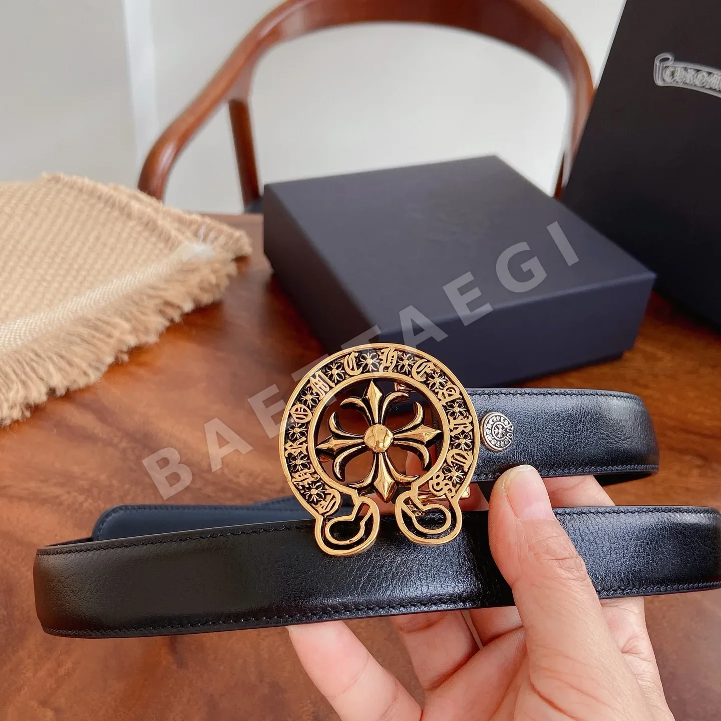 크롬하츠 미니 호스슈 크로스 925 실버 장식 소가죽 벨트 상세 이미지 7