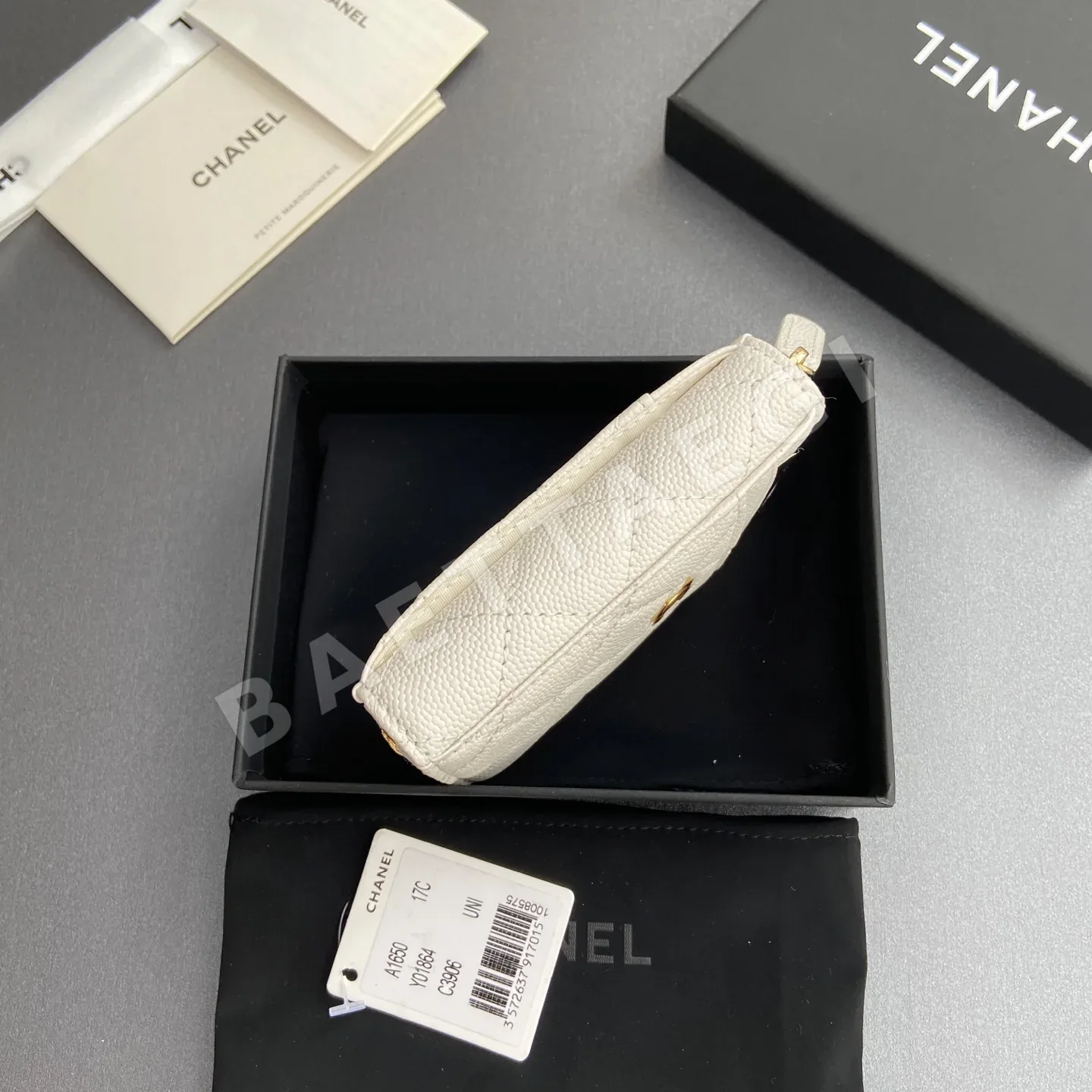 샤넬 금장 로고 지퍼 카드 지갑 상세 이미지 6