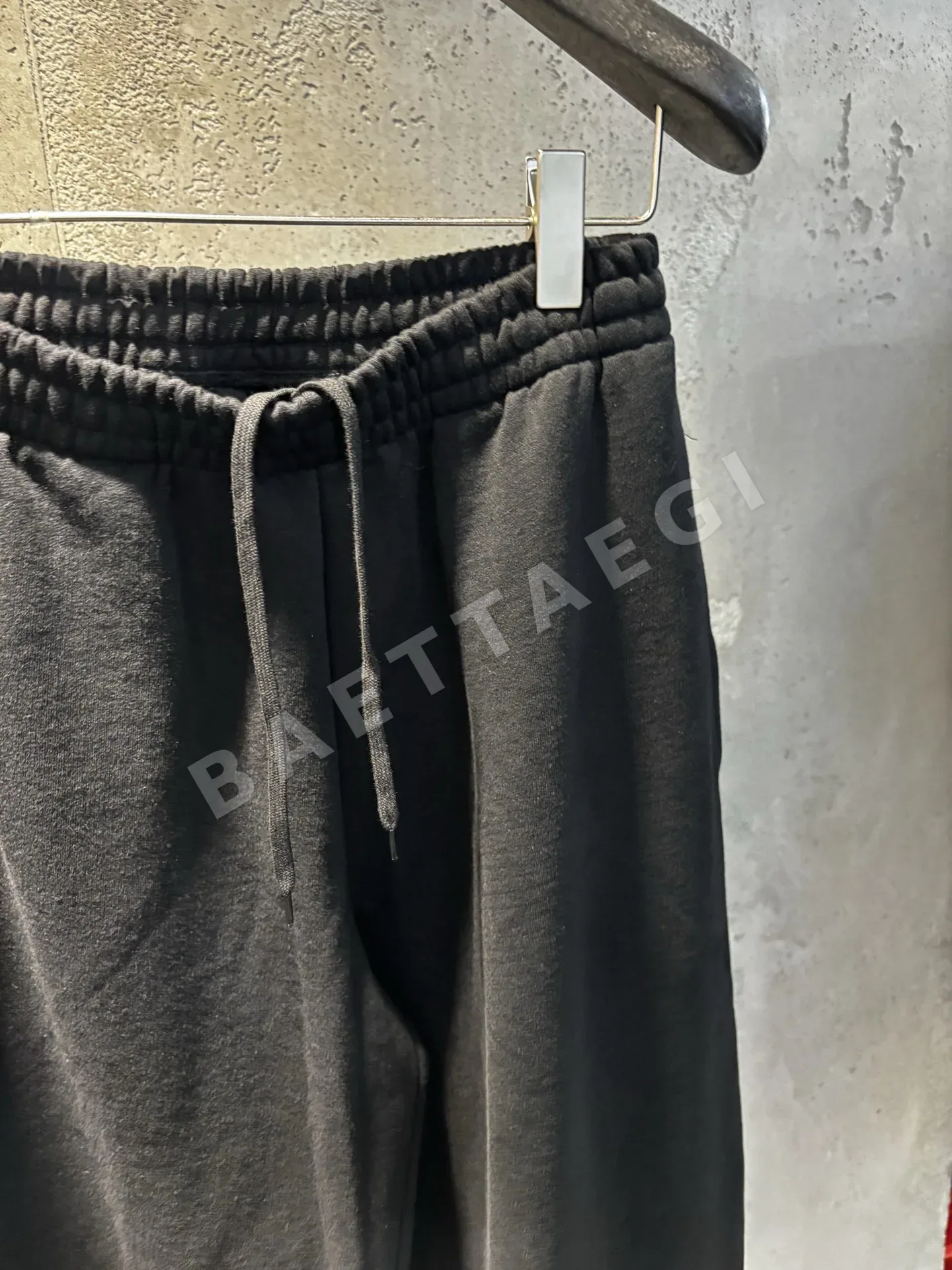 발렌시아가 남성 바지 상세 이미지 6