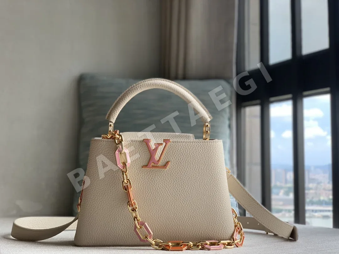 루이비통 캡시뉴 미니 체인 핸드백 M24684