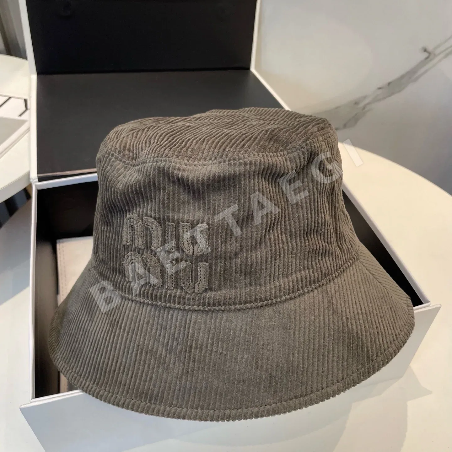 미우미우 모자 81327 Miu Miu Cap 상세 이미지 4