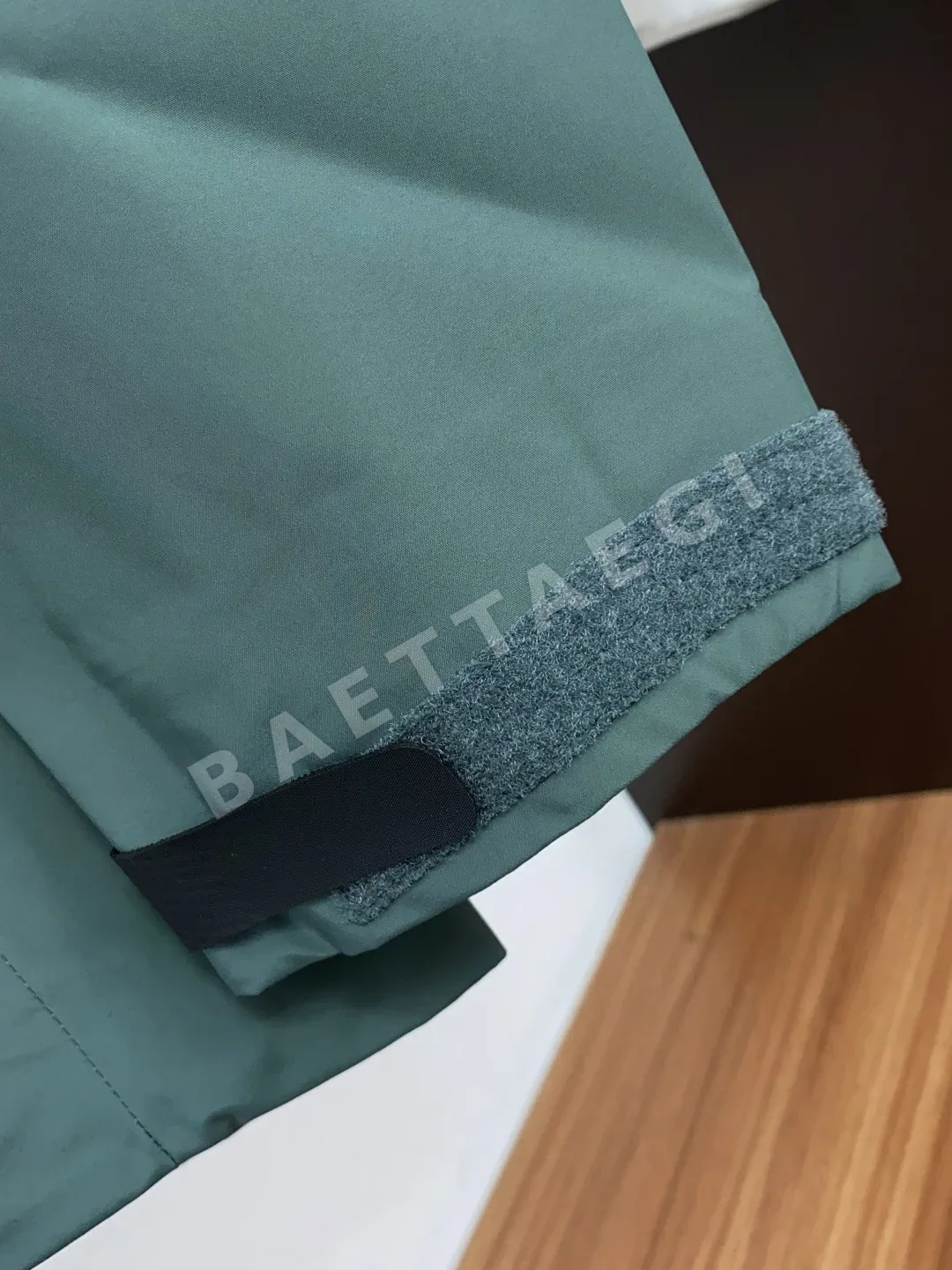 아크테릭스 알파 SV GORE-TEX 프로 방수 하드쉘 자켓 상세 이미지 5