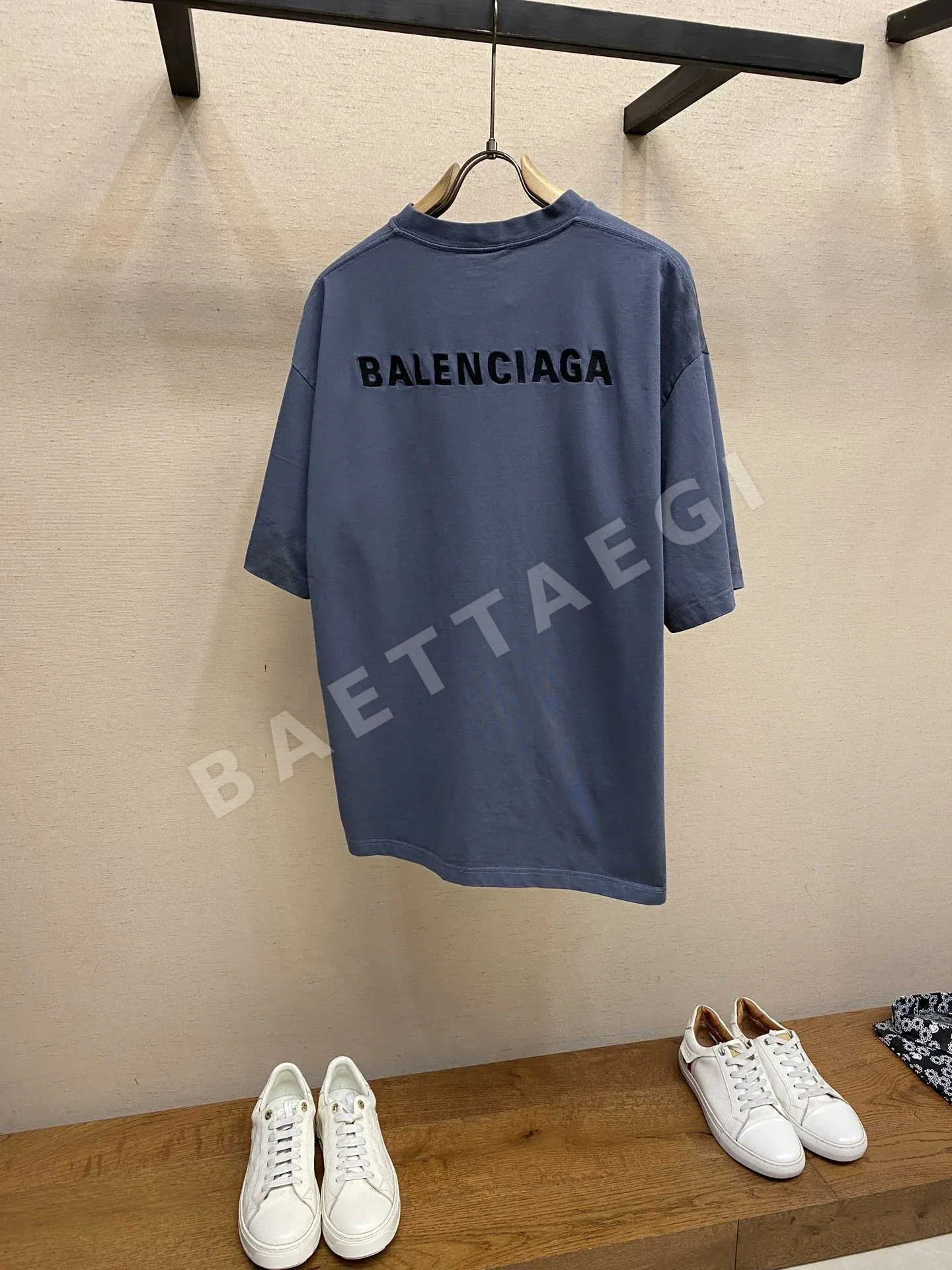 발렌시아가 자수 라운드넥 남성 반팔 티셔츠 상세 이미지 2