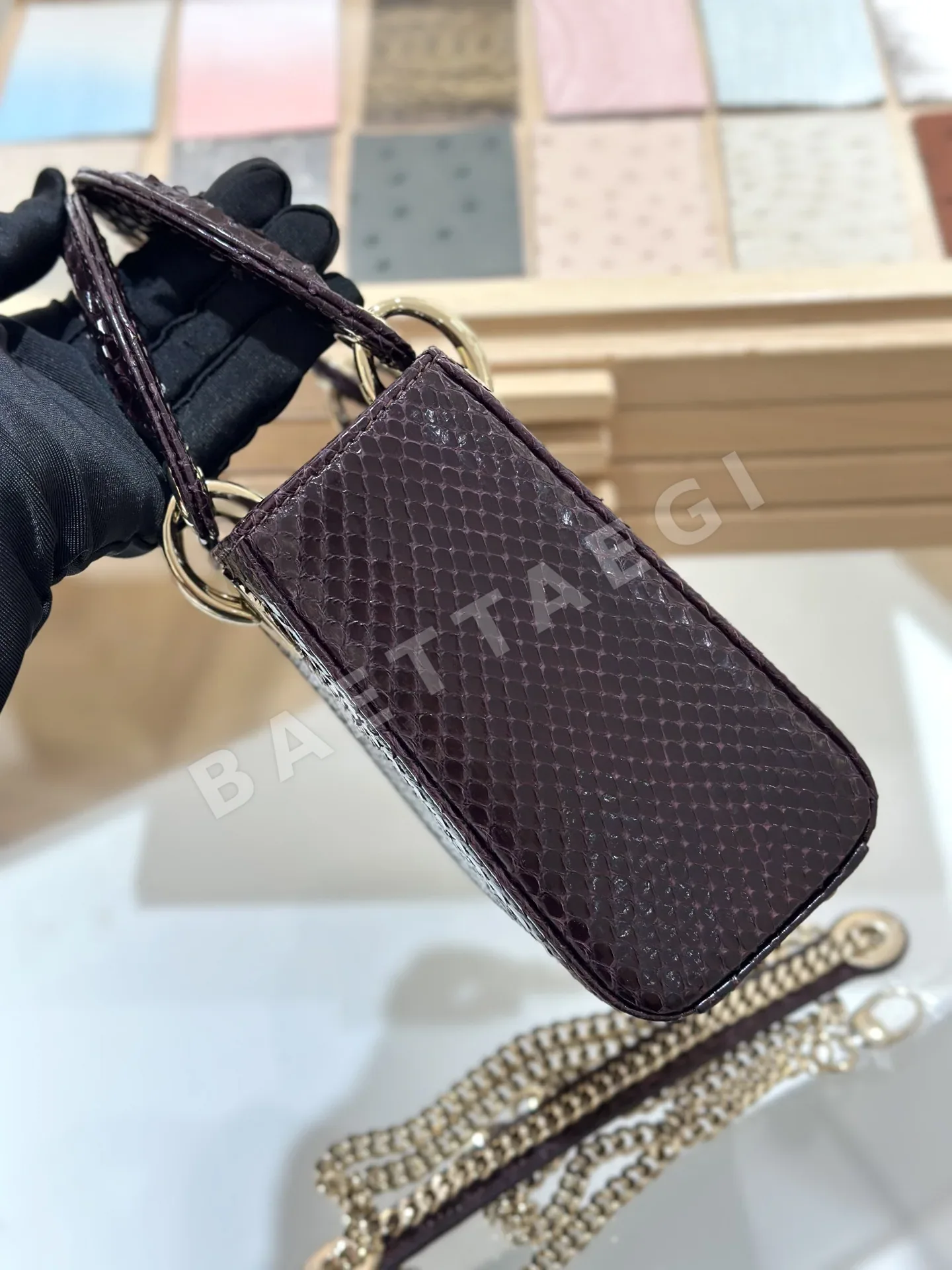 디올 라이코 스네이크스킨 마룬 가방 상세 이미지 3