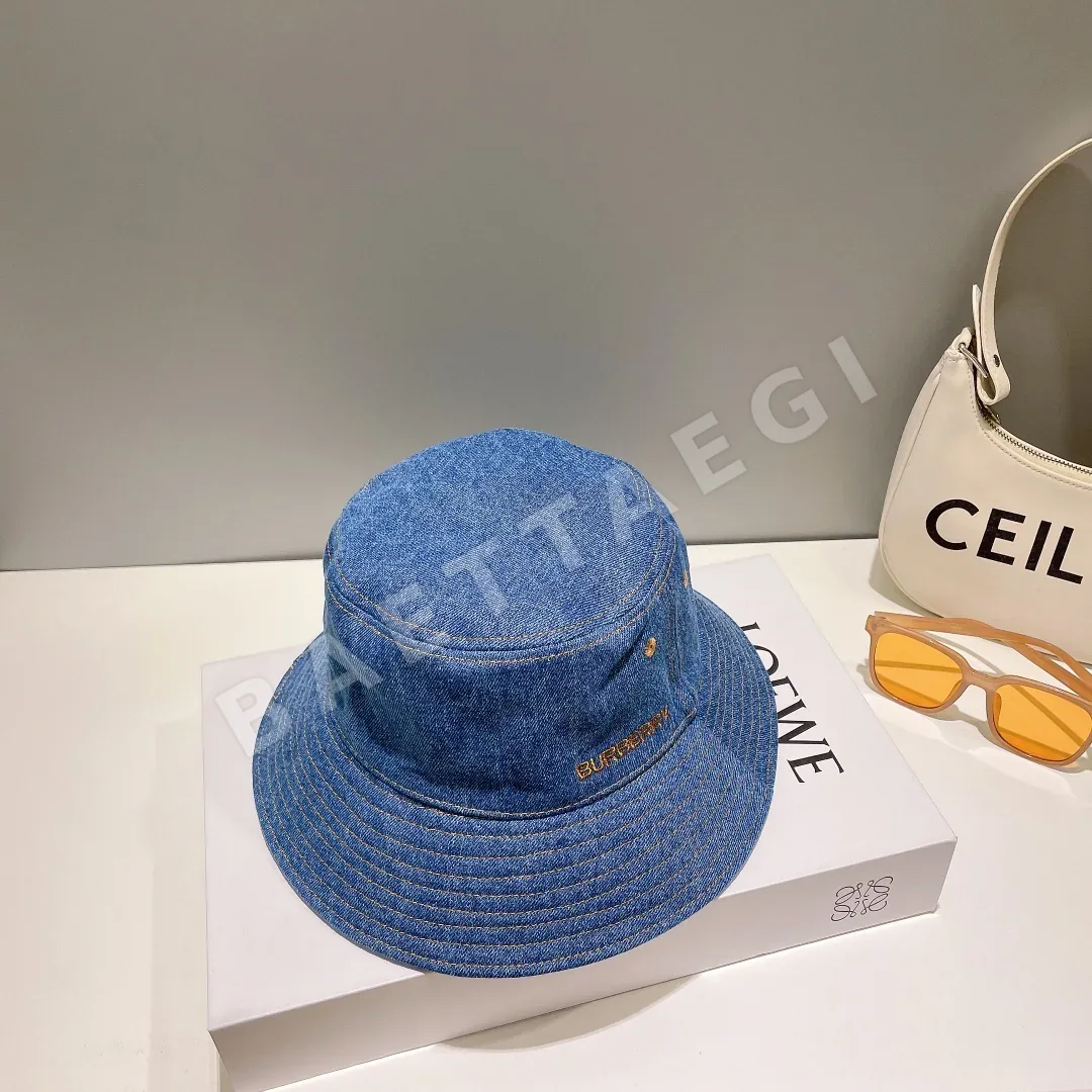 버버리 데님 자수 버킷햇 모자 81925