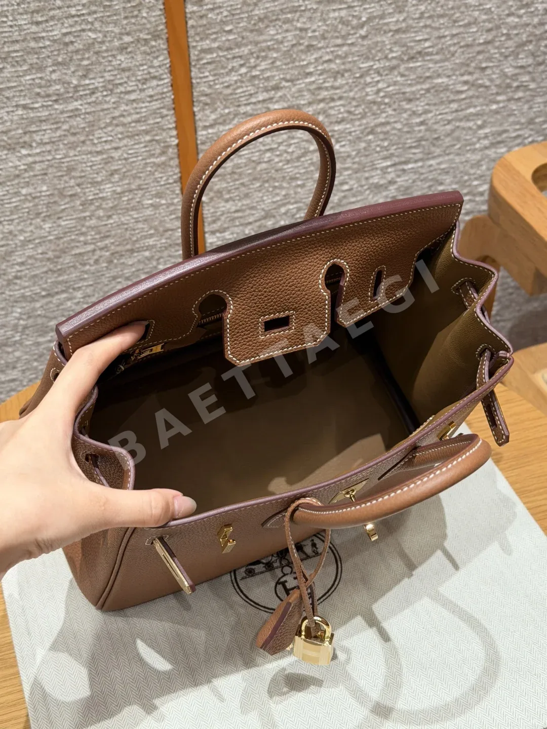 에르메스 버킨 25 골든 브라운 소가죽 가방 상세 이미지 6