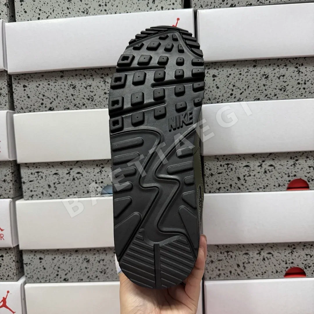 나이키 [XY] 에어 맥스 90 HQ3828-200 201054 Nike Air Max 90 Reflective Swoosh Medium 상세 이미지 3