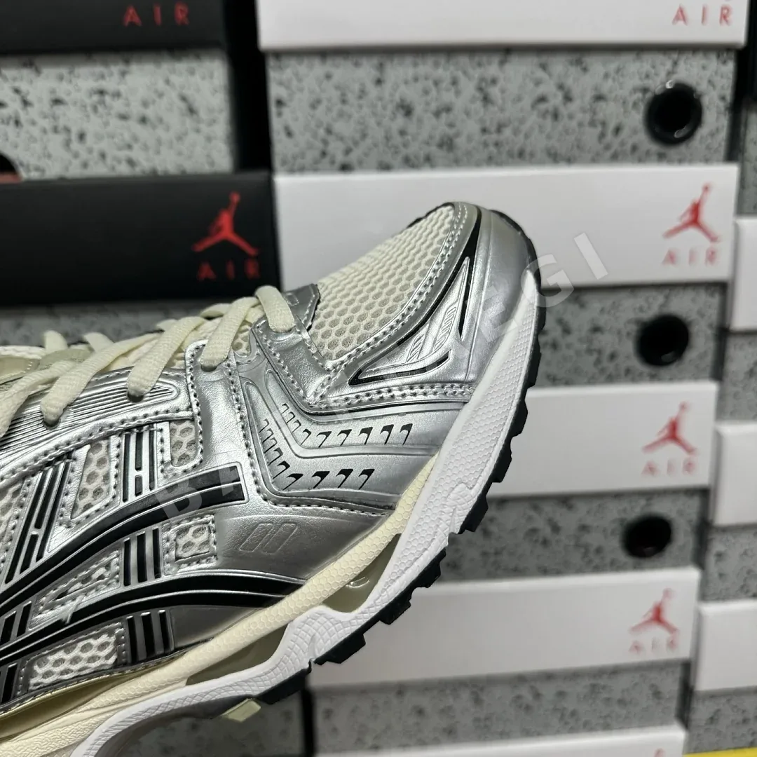 아식스 [LZ] 젤 카야노 14 1203A537-200 200602 Asics Gel-Kayano 14 Birch Pure Silver 상세 이미지 4