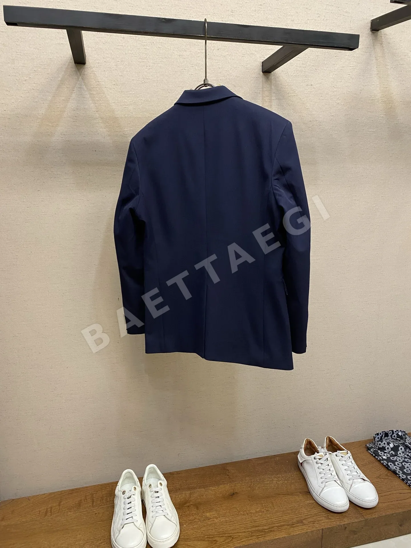 루이비통 다크 블루 자수 남성 재킷 상세 이미지 2