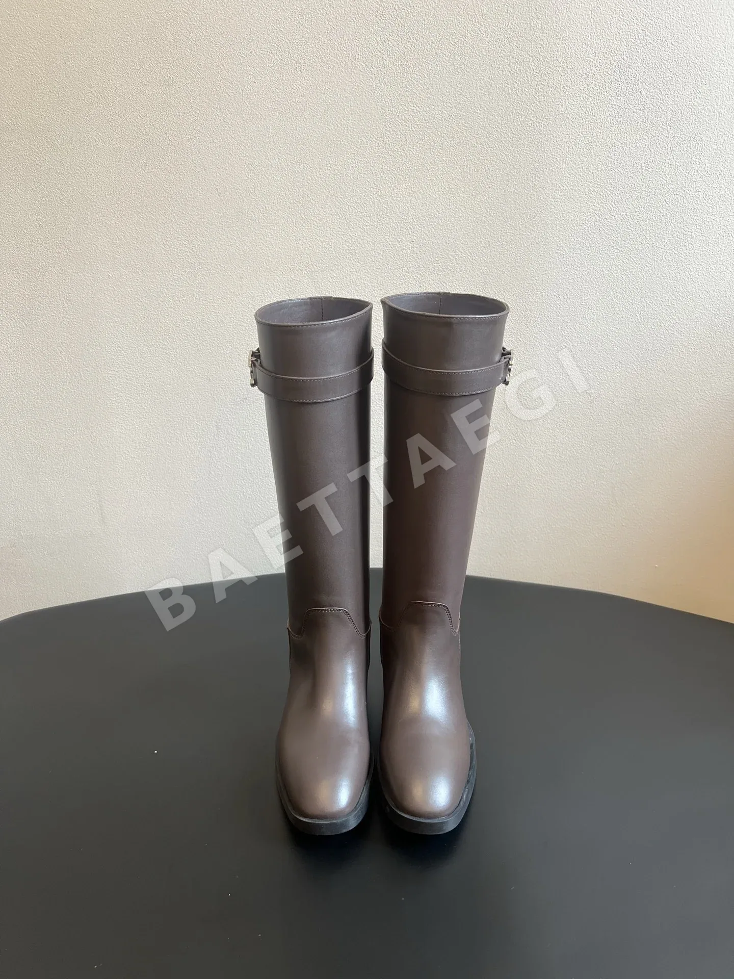 샤넬 메탈 버클 가죽 하이부츠 155525
