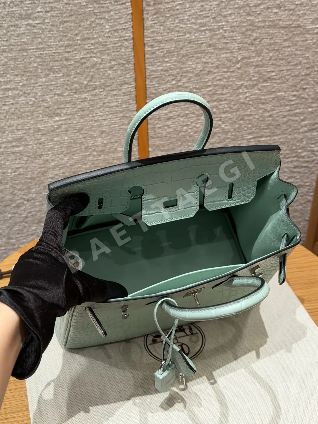 에르메스 버킨 25 매트 악어가죽 가방 상세 이미지 5