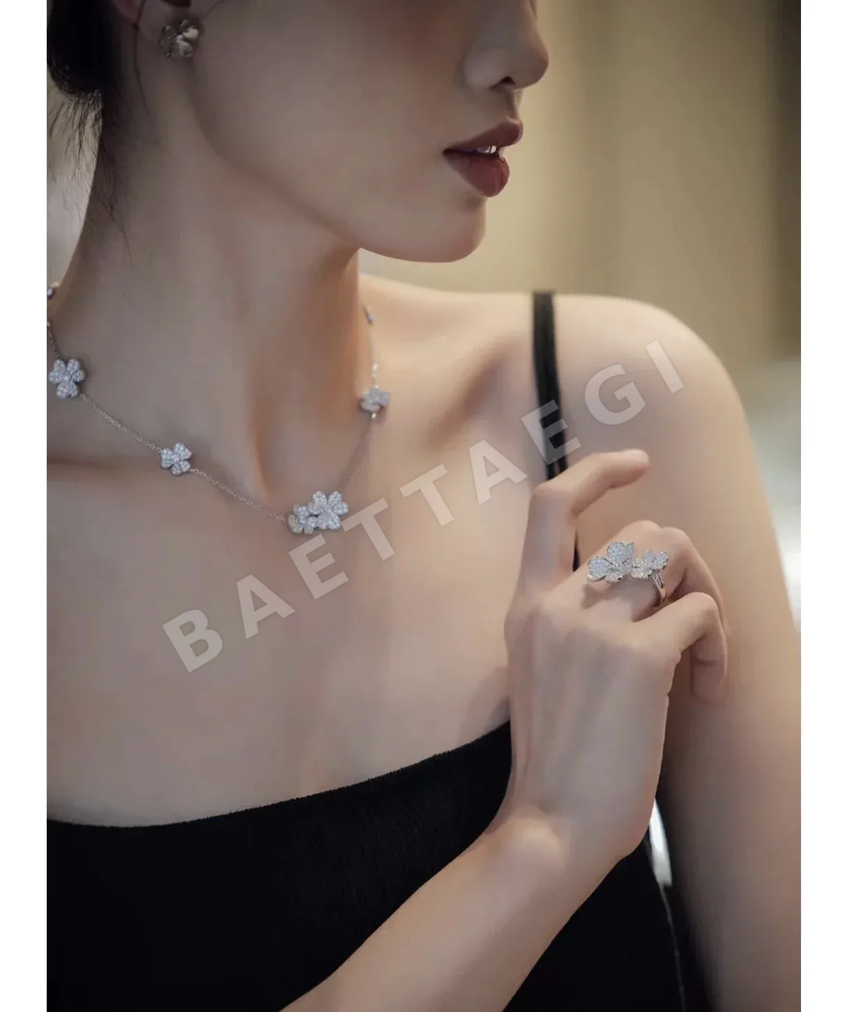 반클리프앤아펠 프리볼 목걸이 63971