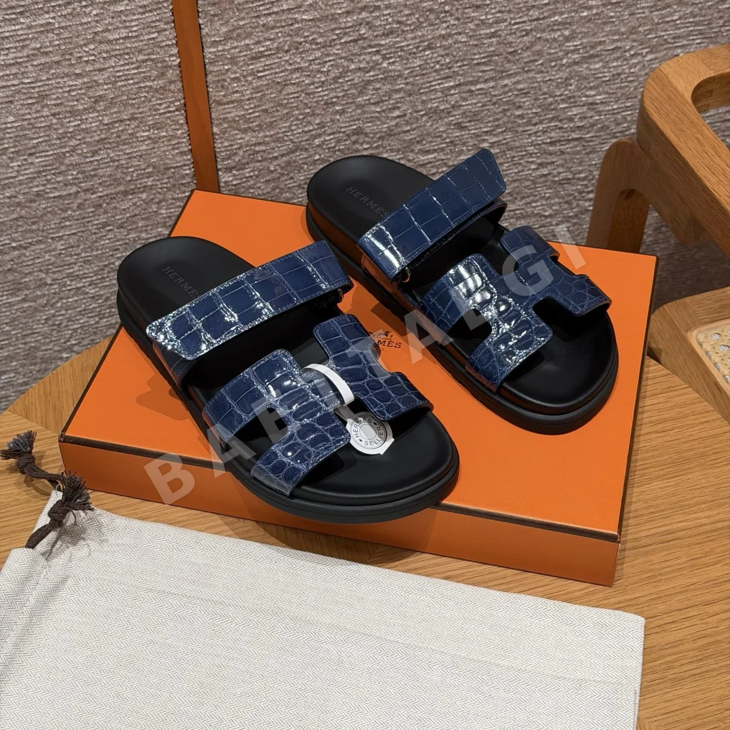 에르메스 시프레 샌들 로열블루 악어가죽 165658