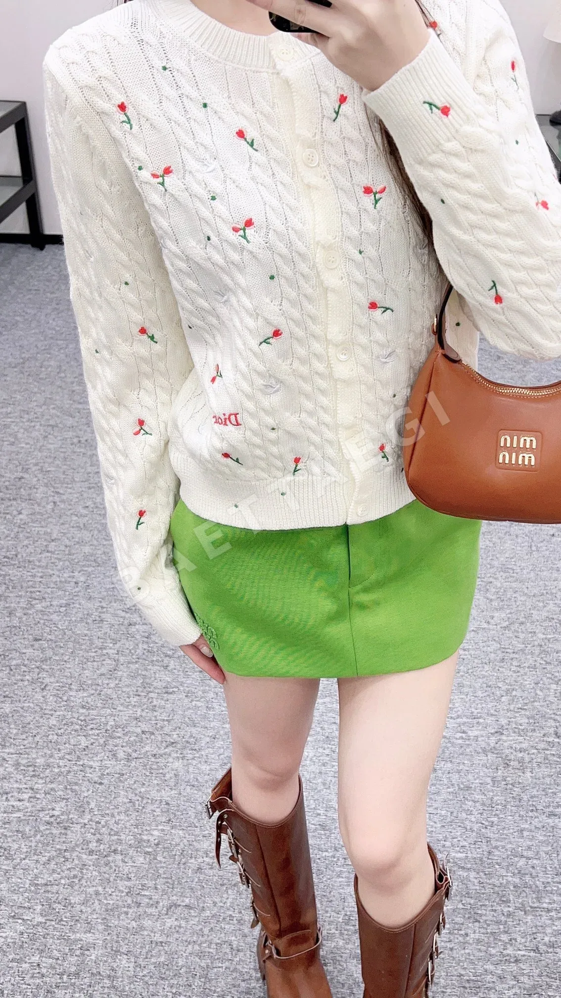 디올 여성 가디건 93160