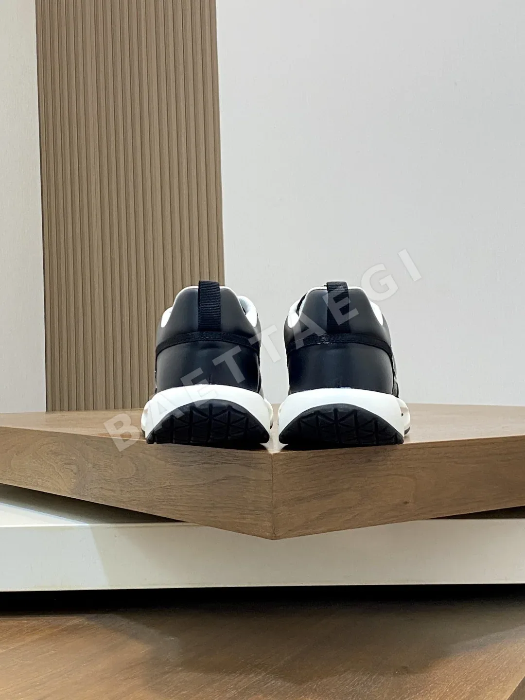 루이비통 패치워크 메시 여성 스니커즈 상세 이미지 8