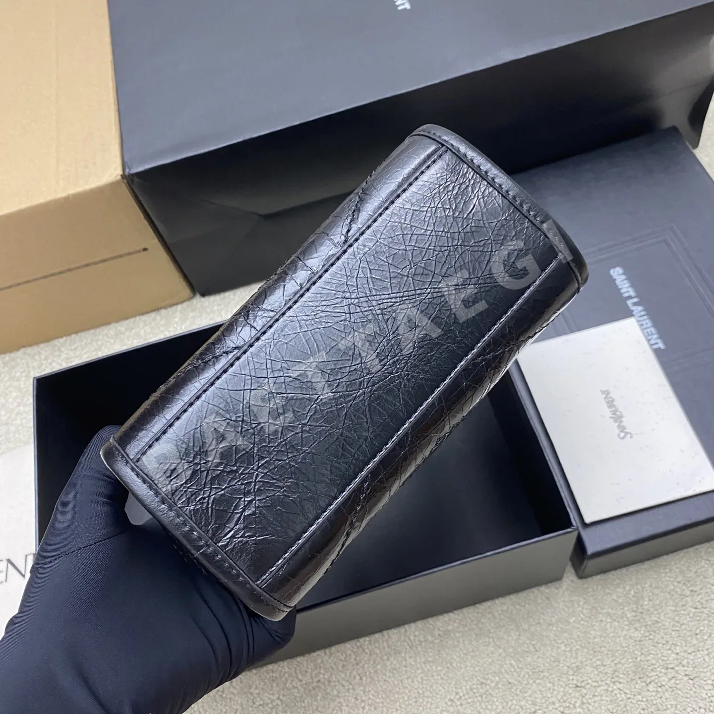 생로랑 오일 왁스 가죽 골드 YSL 로고 니키 미니 토트백 A0088 상세 이미지 4