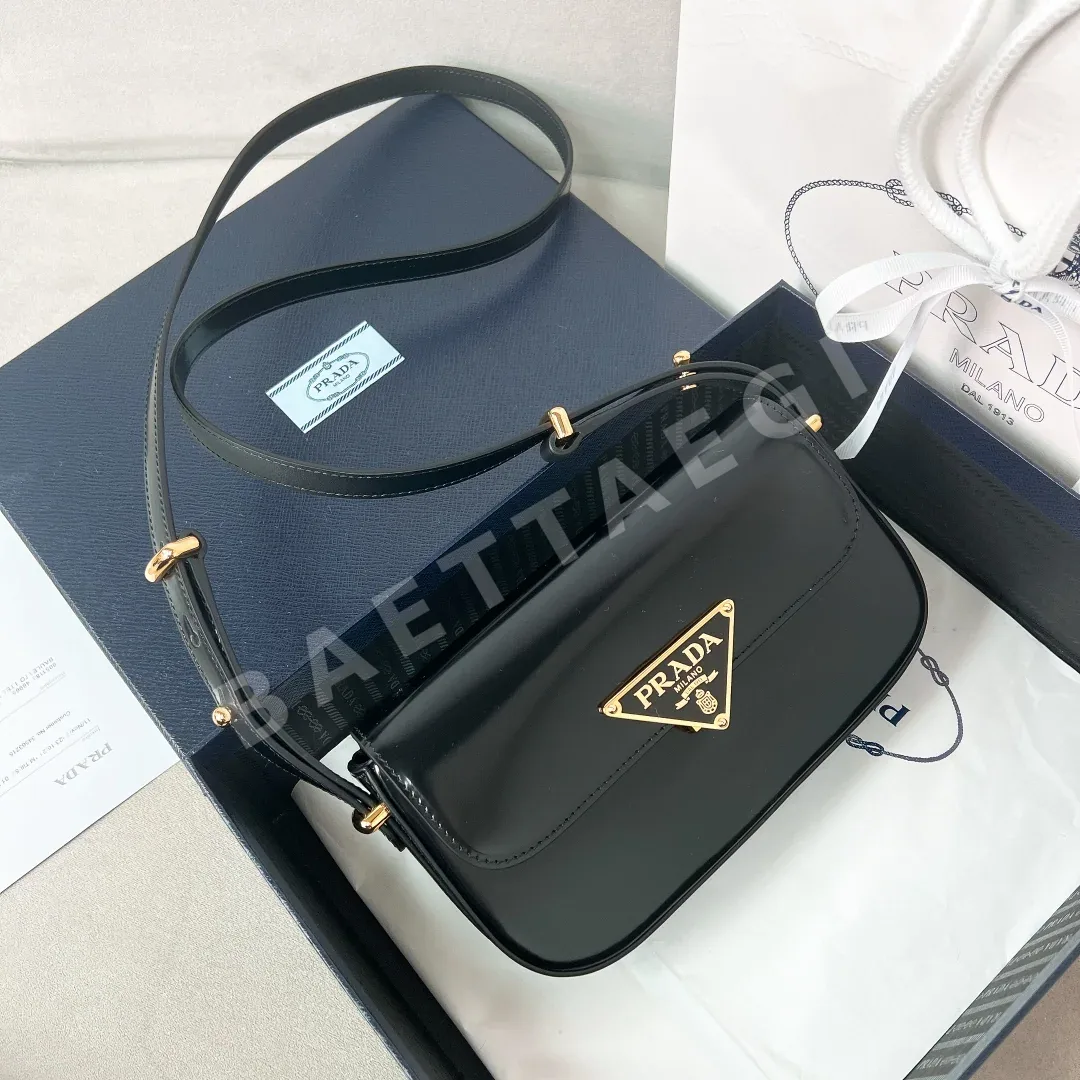 프라다 페이턴트 레더 숄더백 1BD339 128434