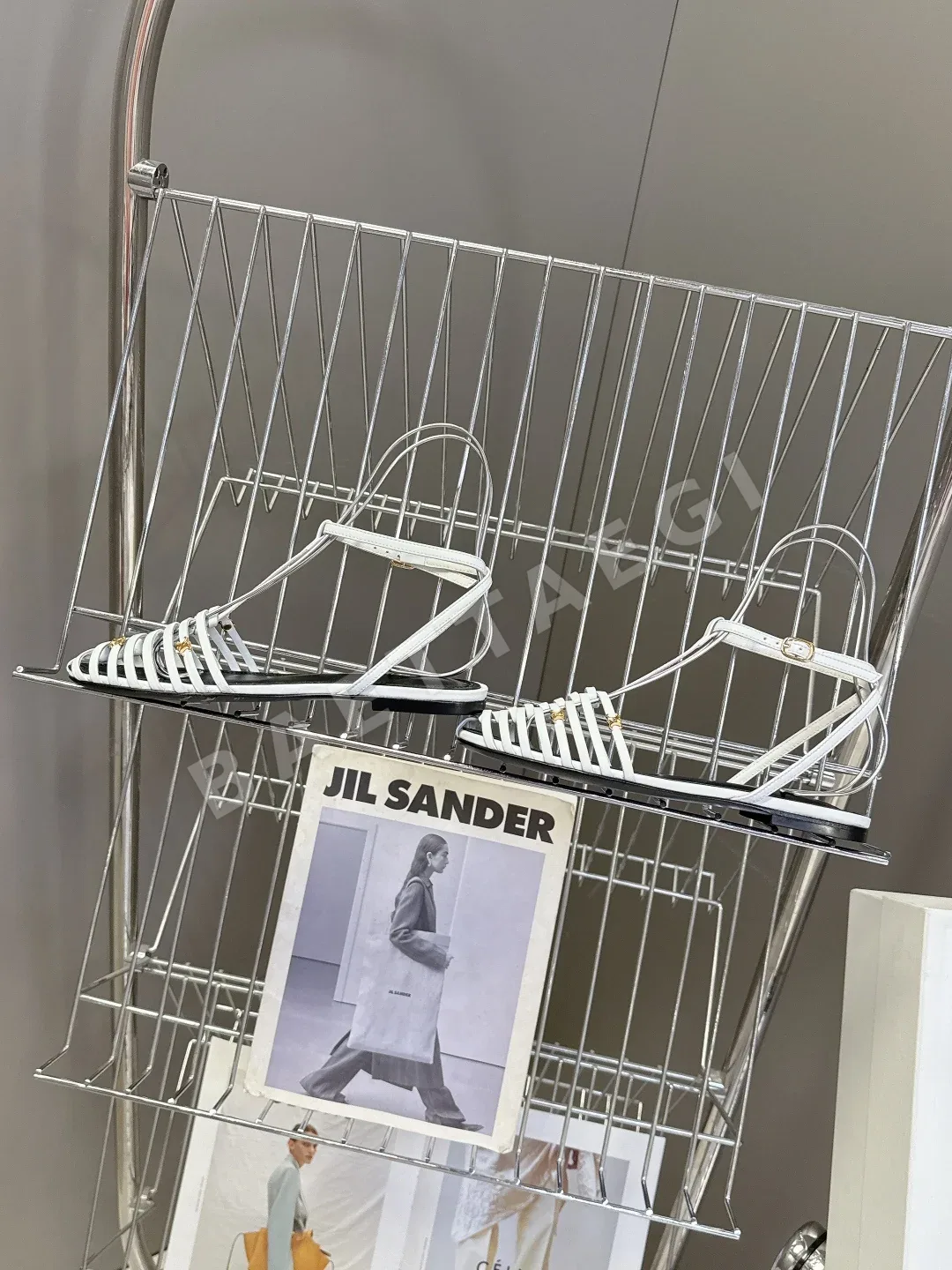 셀린느 로만 스타일 케이지 샌들 상세 이미지 6