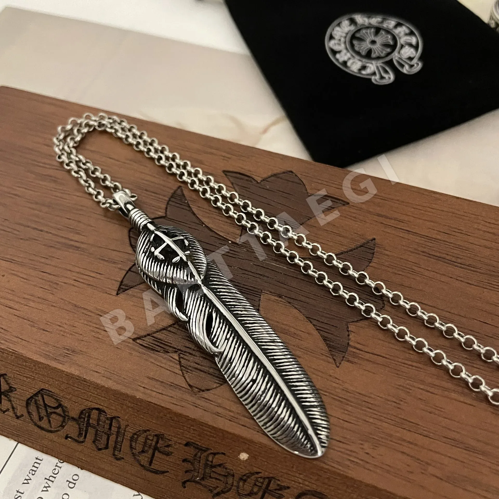 크롬하츠 레트로 페더 엠보스 목걸이 상세 이미지 7