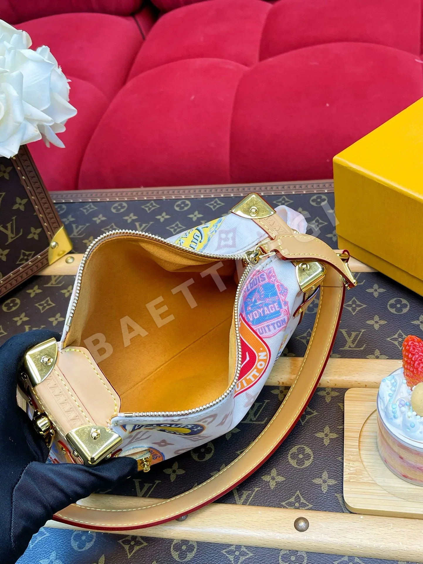 루이비통 플라이트 모드 사이드 트렁크 미디엄 핸드백 M14606 상세 이미지 8
