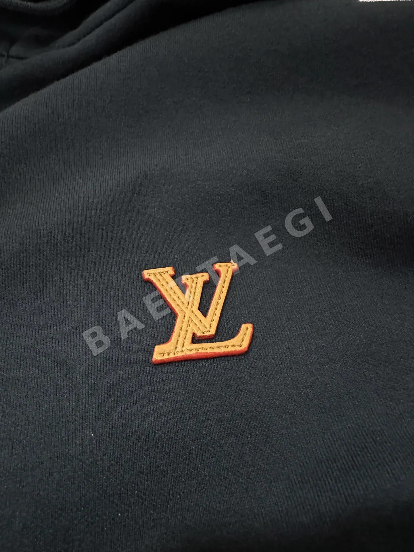 루이비통 LV 로고 집업 파커 남성 자켓 상세 이미지 6