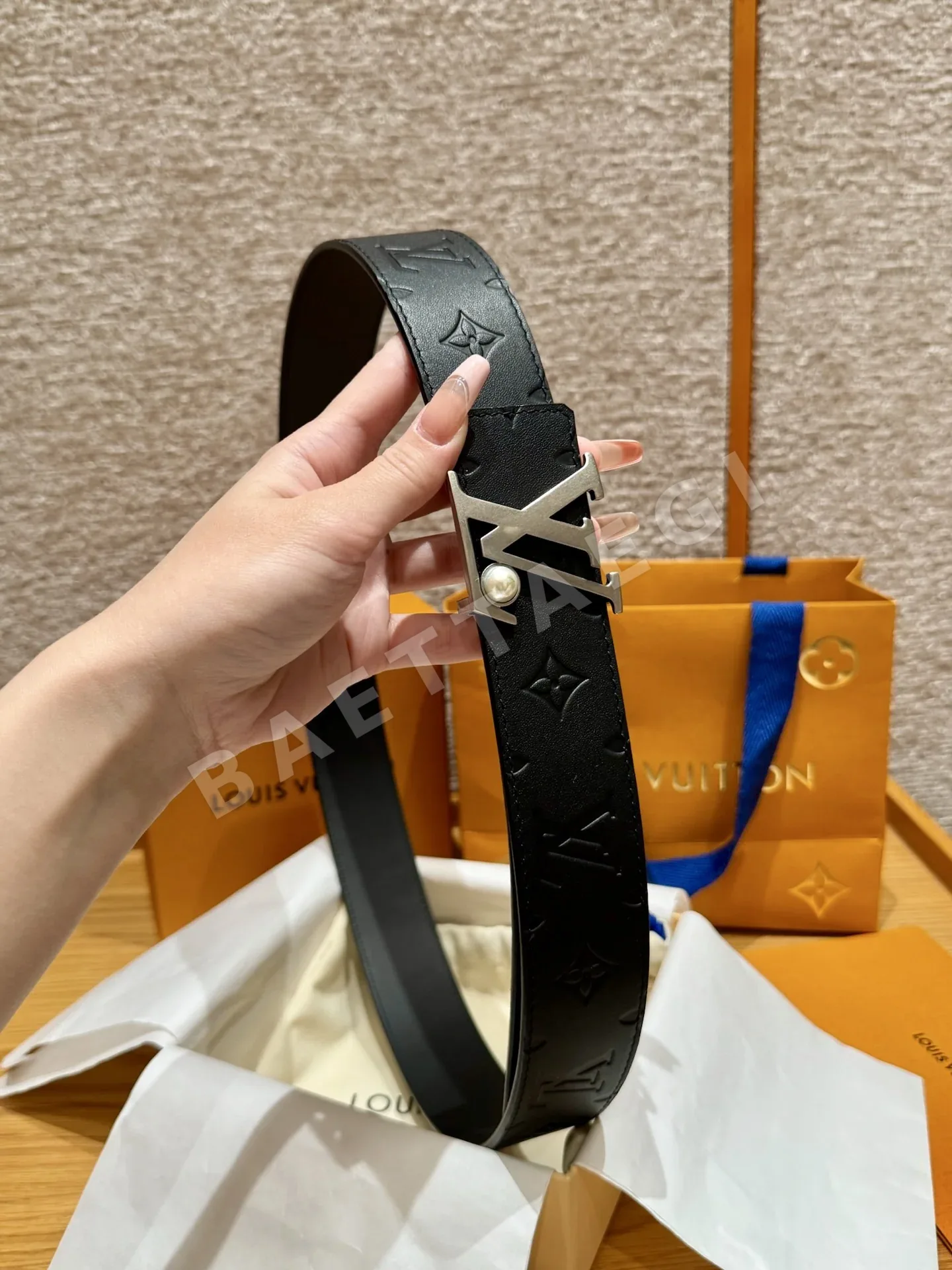 루이비통 리버시블 모노그램 남성 벨트 상세 이미지 4