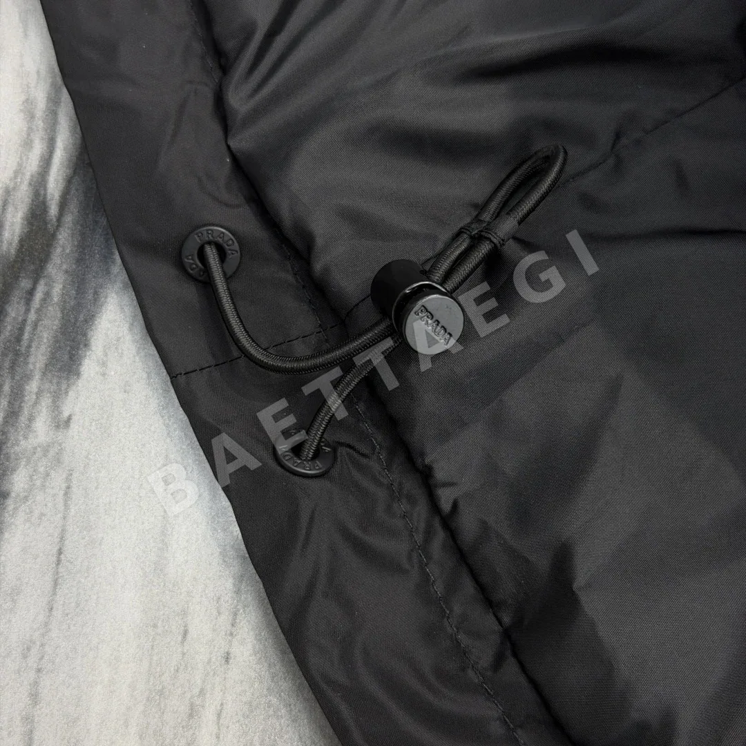 프라다 리나일론 로고 후드 남성 자켓 상세 이미지 8