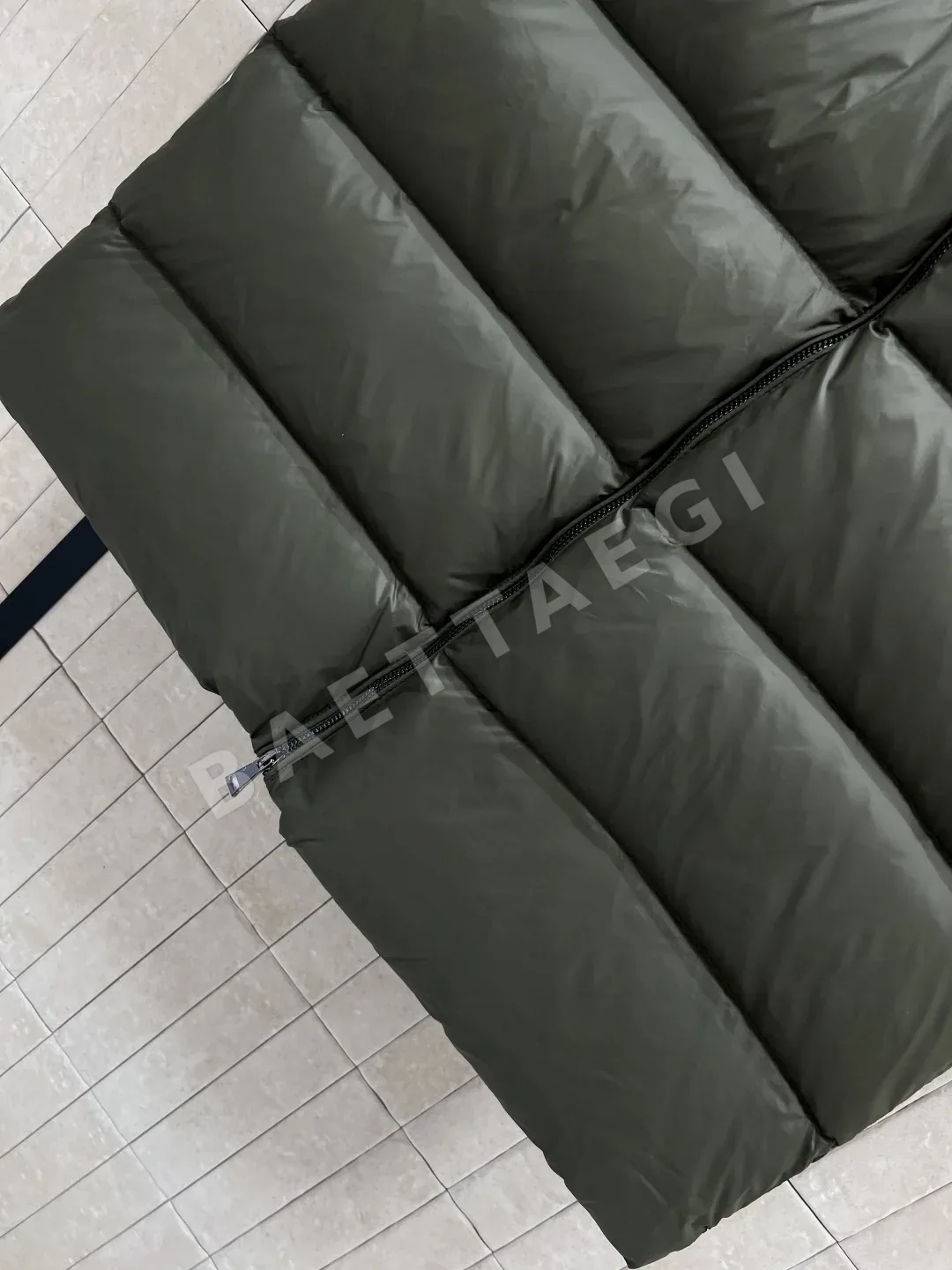 몽클레르 보에딕 롱 패딩 자켓 상세 이미지 4