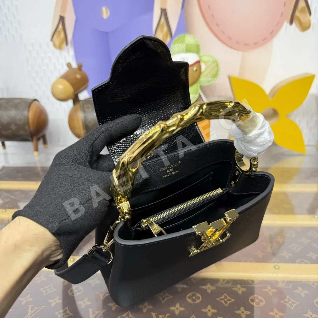 루이비통 캡시뉴 스네이크스킨 미니 핸드백 M13737 상세 이미지 9