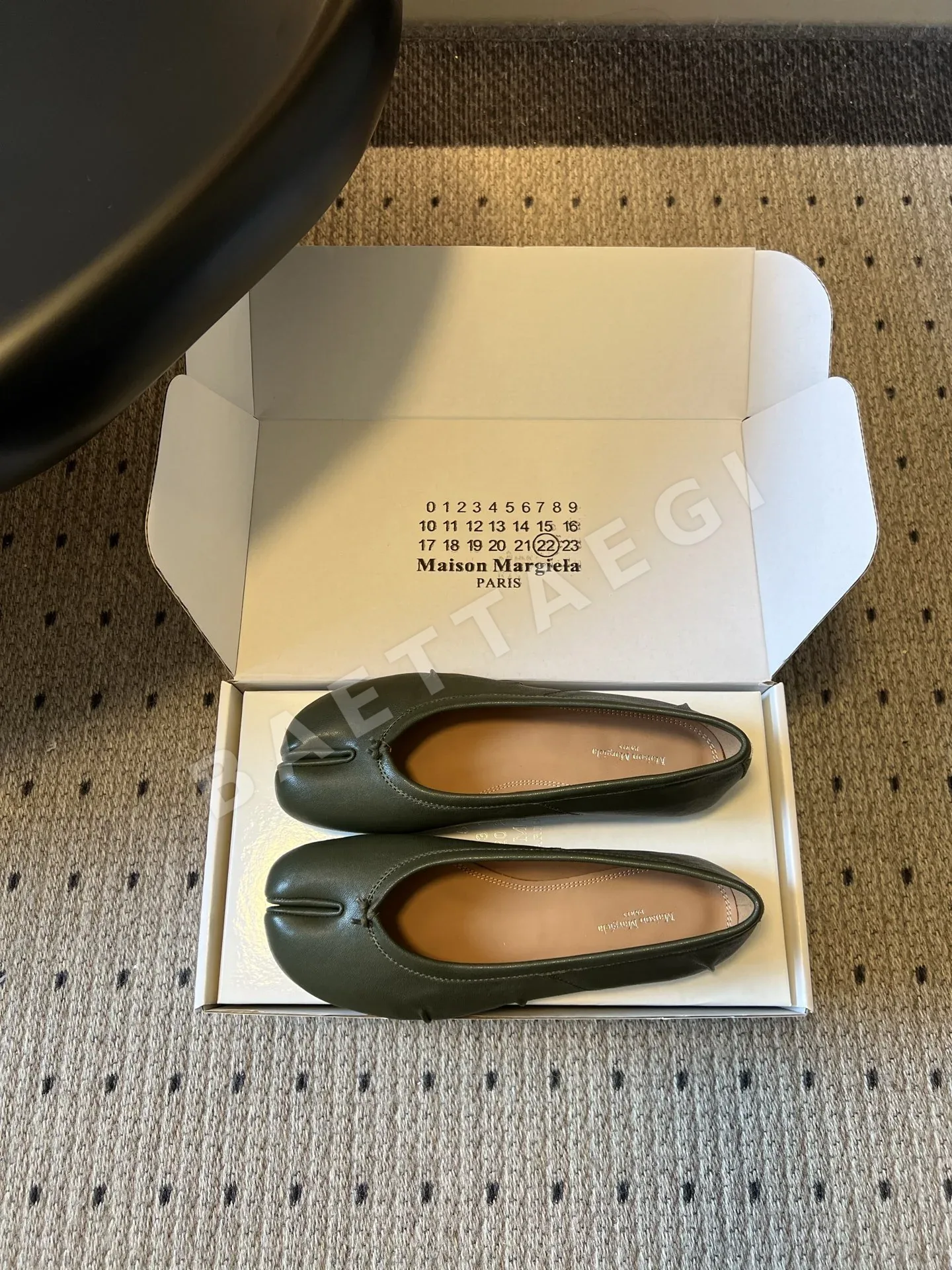 마르지엘라 플랫 가죽 스플릿토 상세 이미지 6