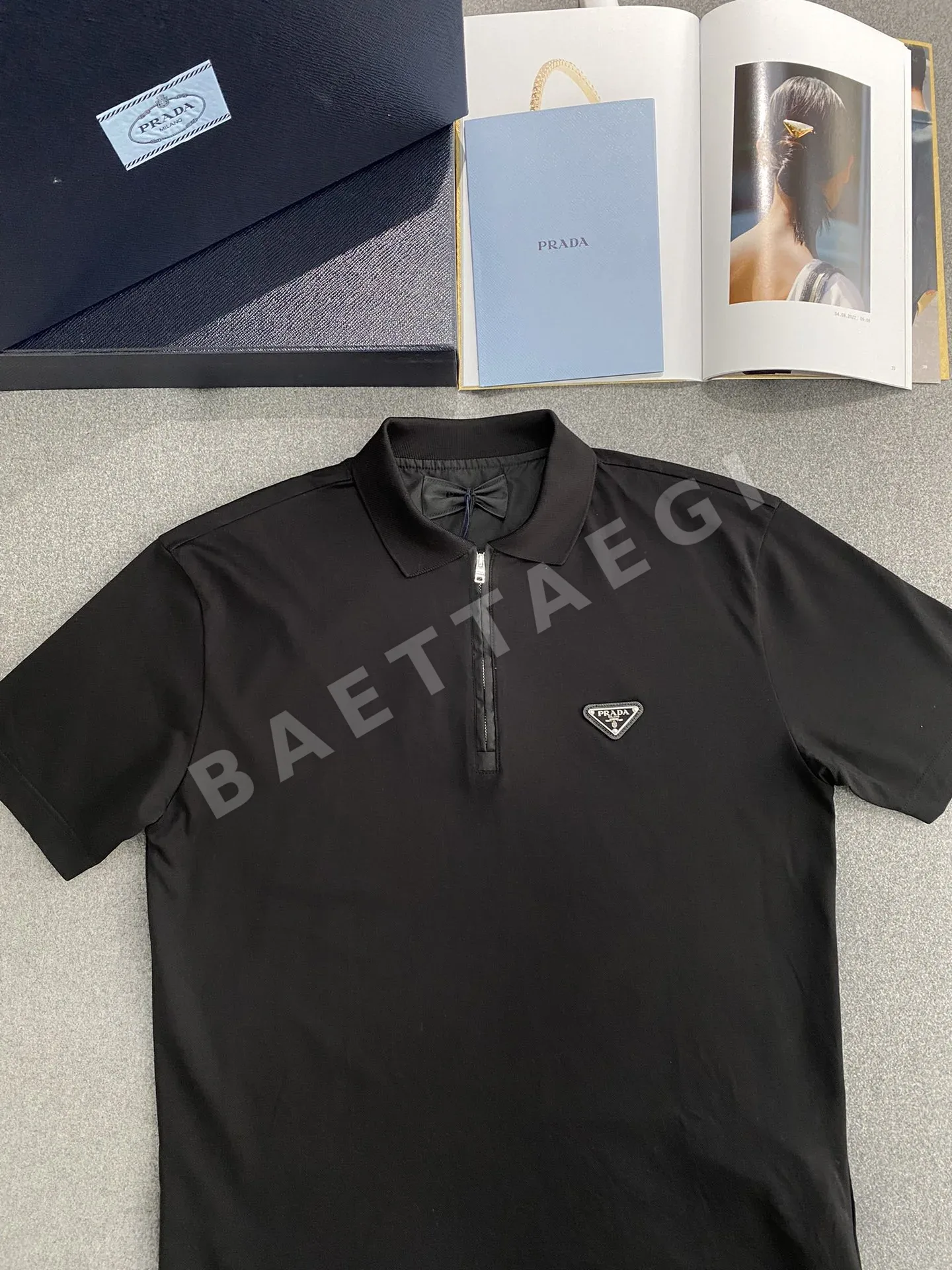프라다 리나일론 디테일 남성 반팔 폴로셔츠 상세 이미지 2