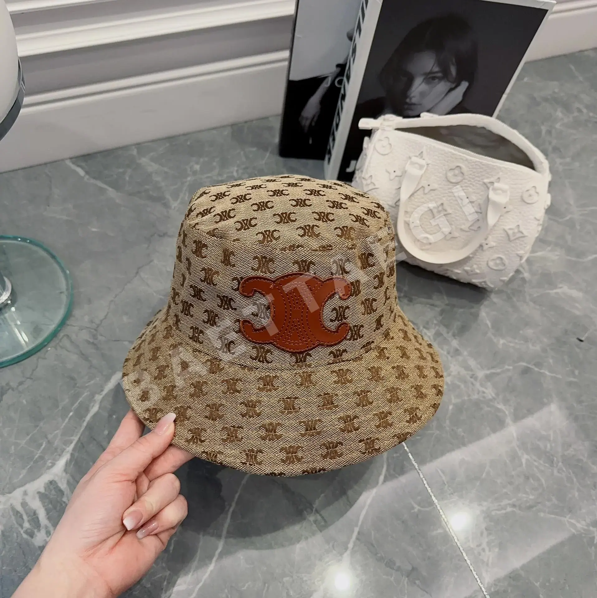 셀린느 모노그램 버킷 햇 모자 상세 이미지 6