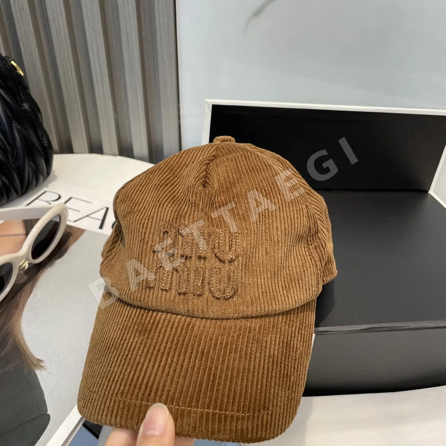 미우미우 코듀로이 야구모자 상세 이미지 2