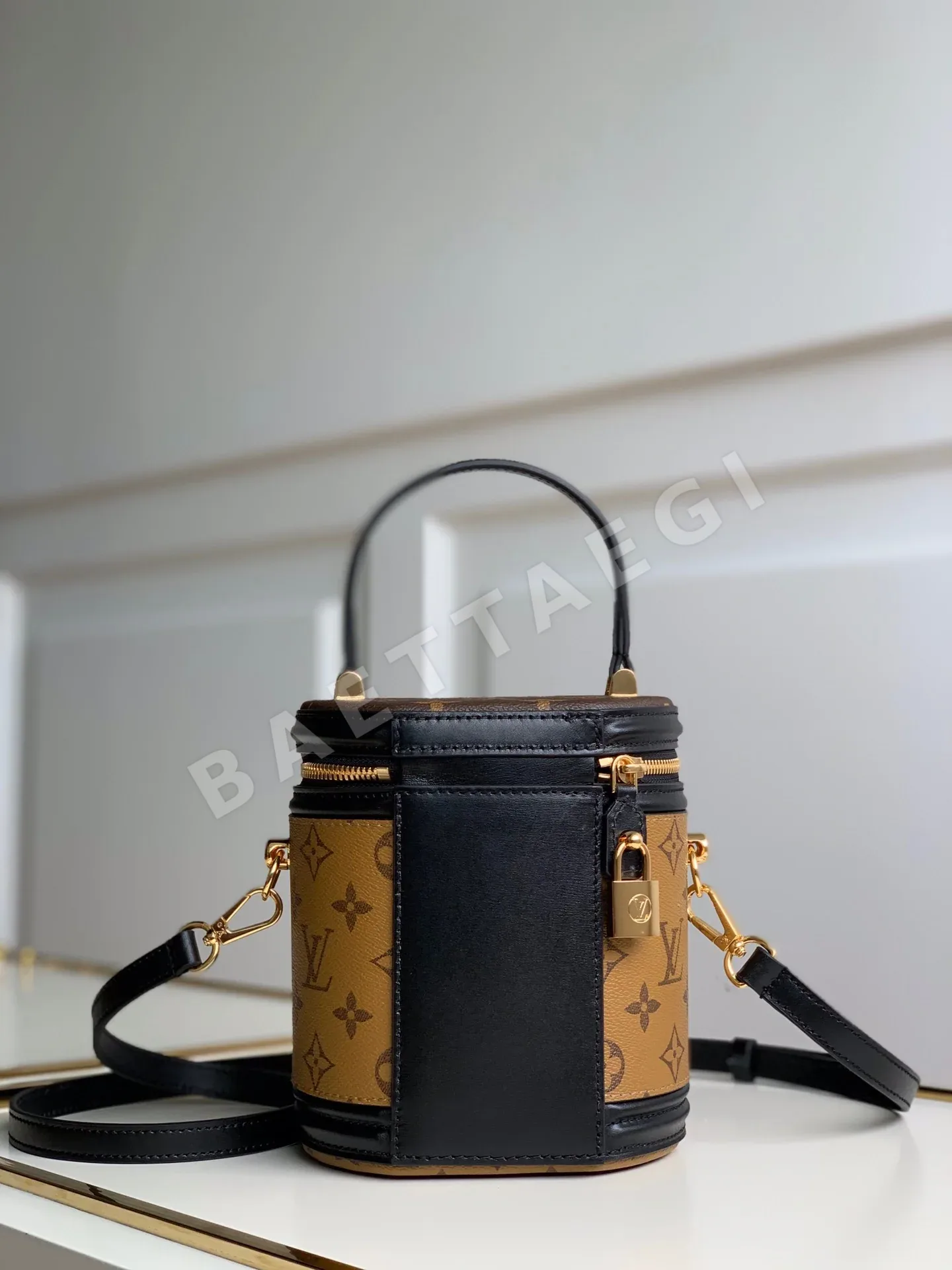 루이비통 모노그램 리버스 반니티 가방 M43986 상세 이미지 2