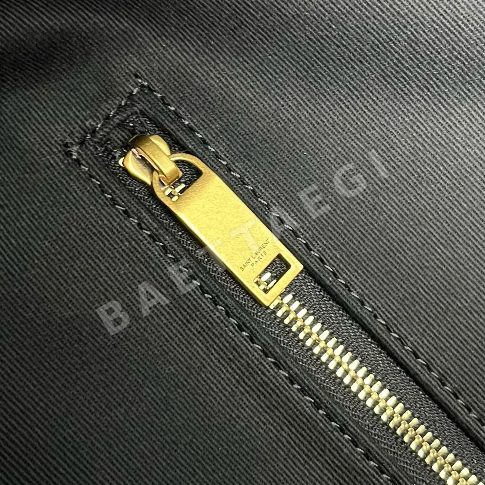 생로랑 퀼팅 호보 숄더백 상세 이미지 8