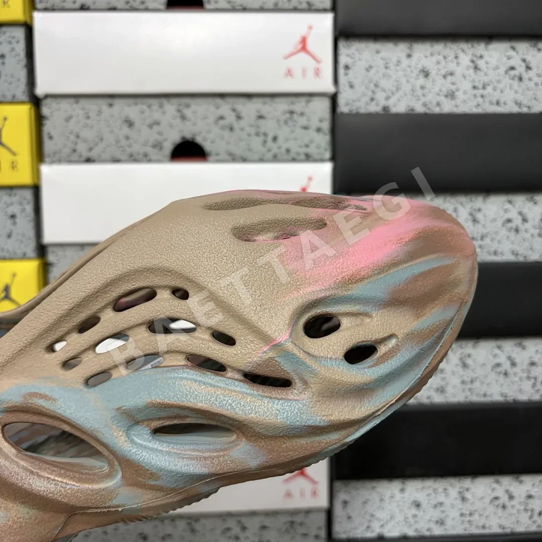 아디다스 [LW] 이지 폼 RNNR MX GY3969 200650 Adidas Yeezy Foam RNNR MX Sand Grey 상세 이미지 3