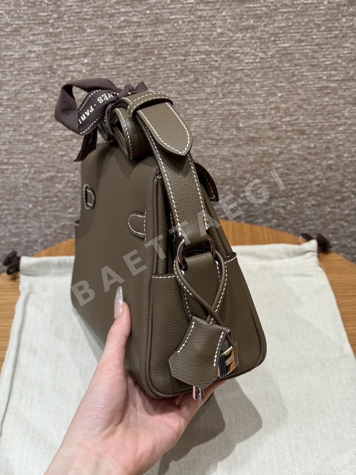 에르메스 켈리 메신저 가방 상세 이미지 3