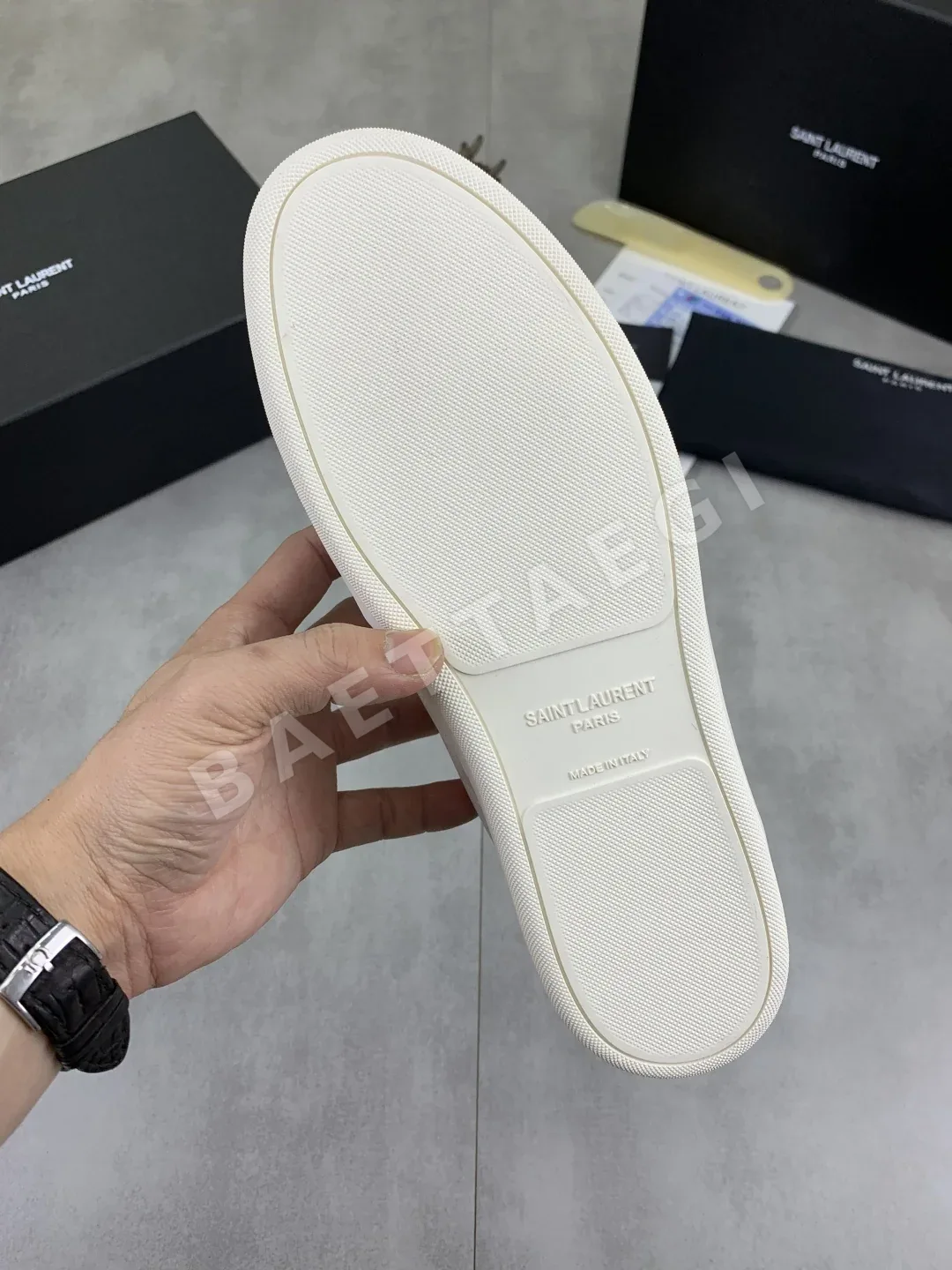 생로랑 클래식 캐주얼 남성 신발 상세 이미지 9