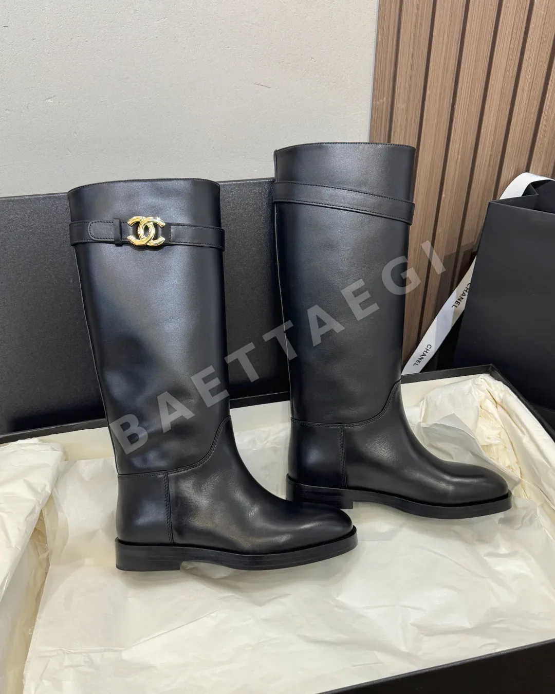 샤넬 부츠 더블 C 메탈 버클 상세 이미지 5