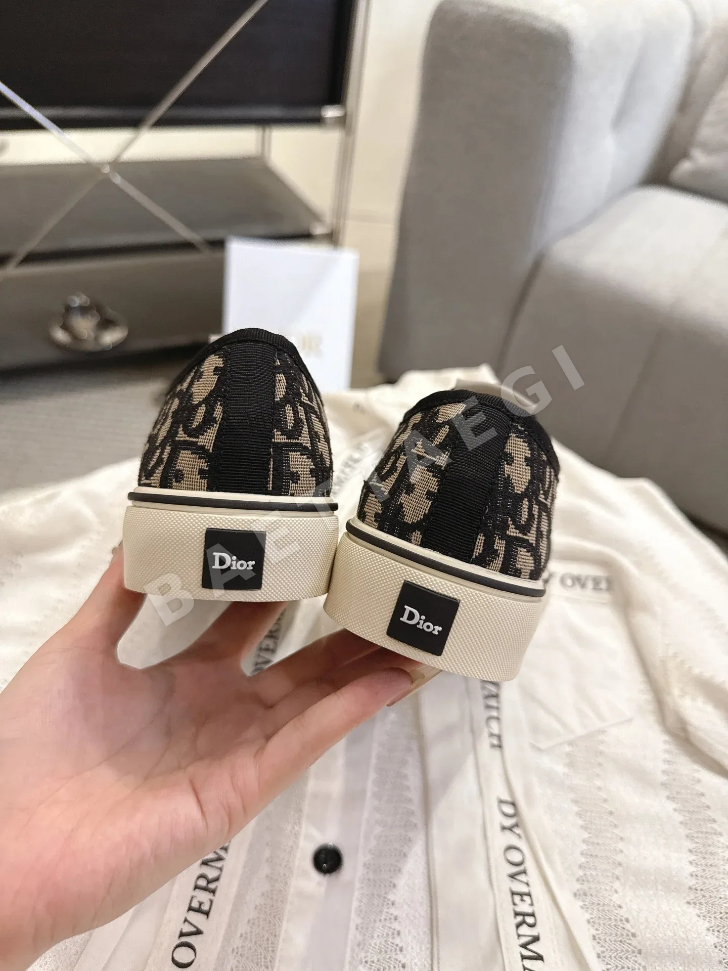 디올 모노그램 레이스 캠버스 신발 상세 이미지 5