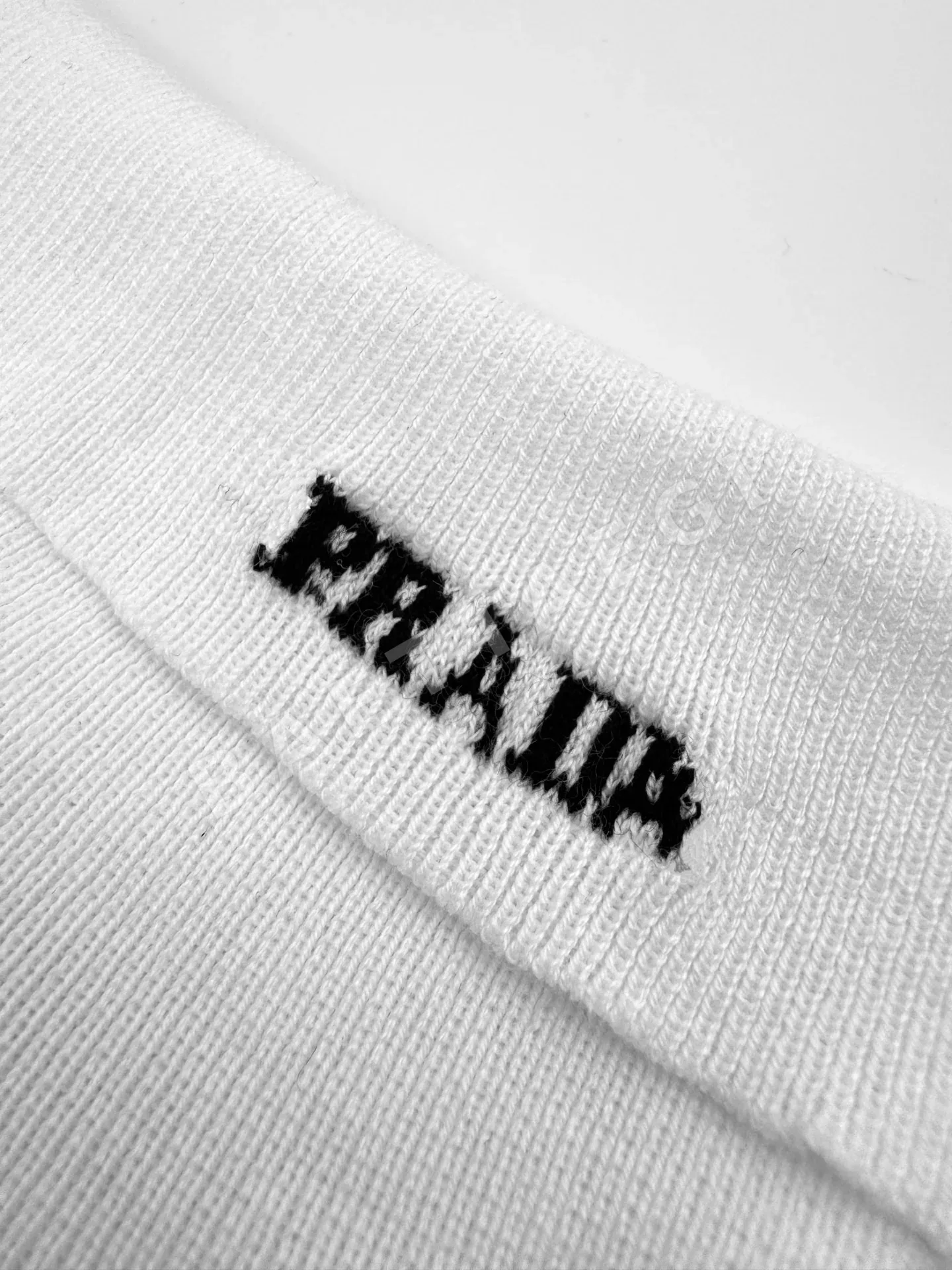 프라다 자카드 코튼 울 반팔 스웨터 상세 이미지 5