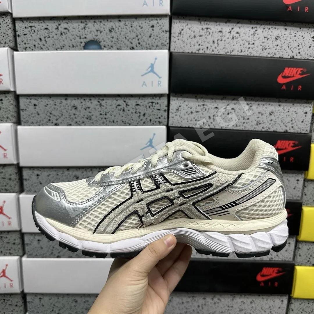 아식스 [ZC] 젤 카야노 12.1 1203B103-100 200478 Asics Gel-Kayano 12.1 Lapstone & Hammer 상세 이미지 4
