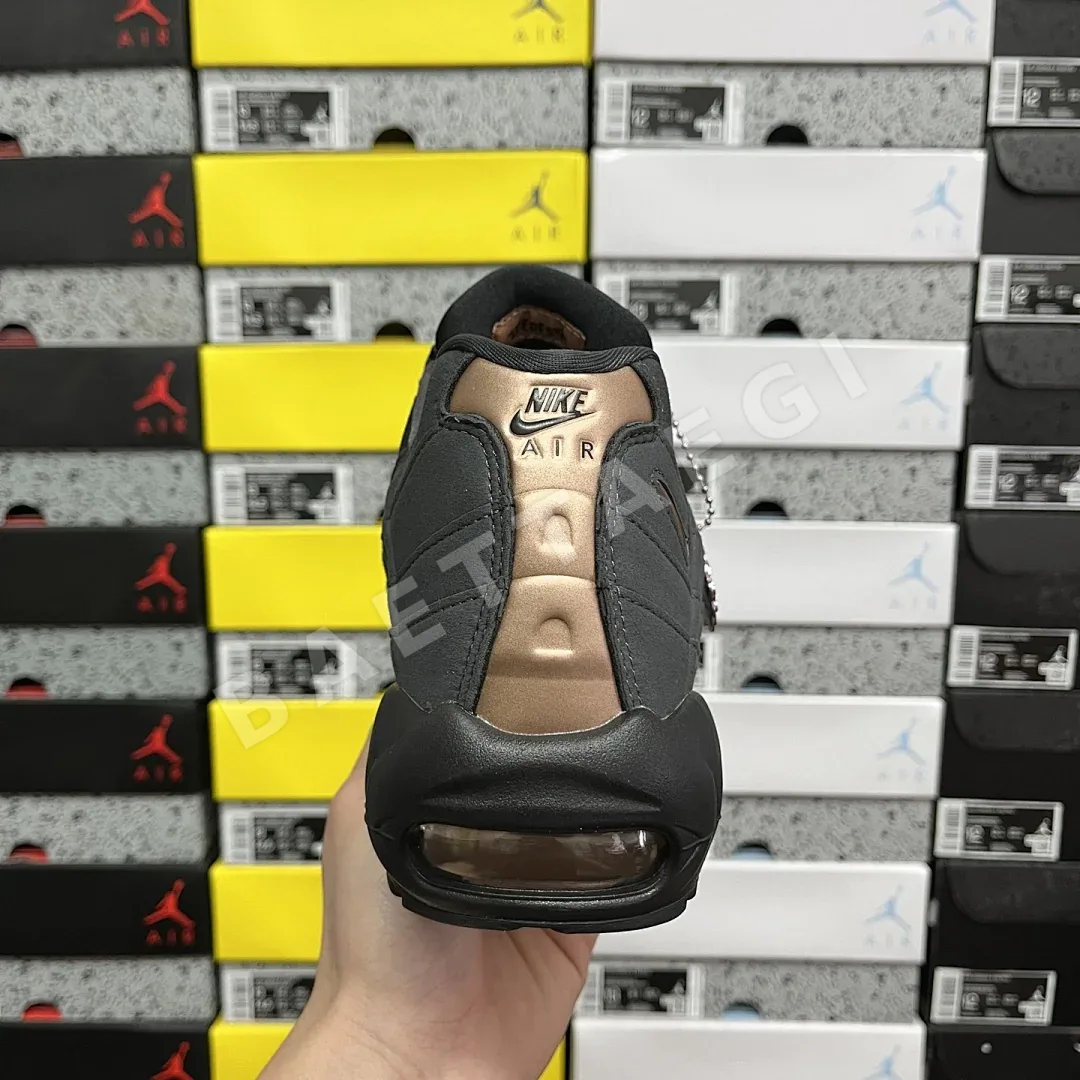 나이키 [GX] 에어 맥스 95 블랙 레드 그레이 HQ6457-001 201227 Nike Air Max 95 Central Cee Live 상세 이미지 5