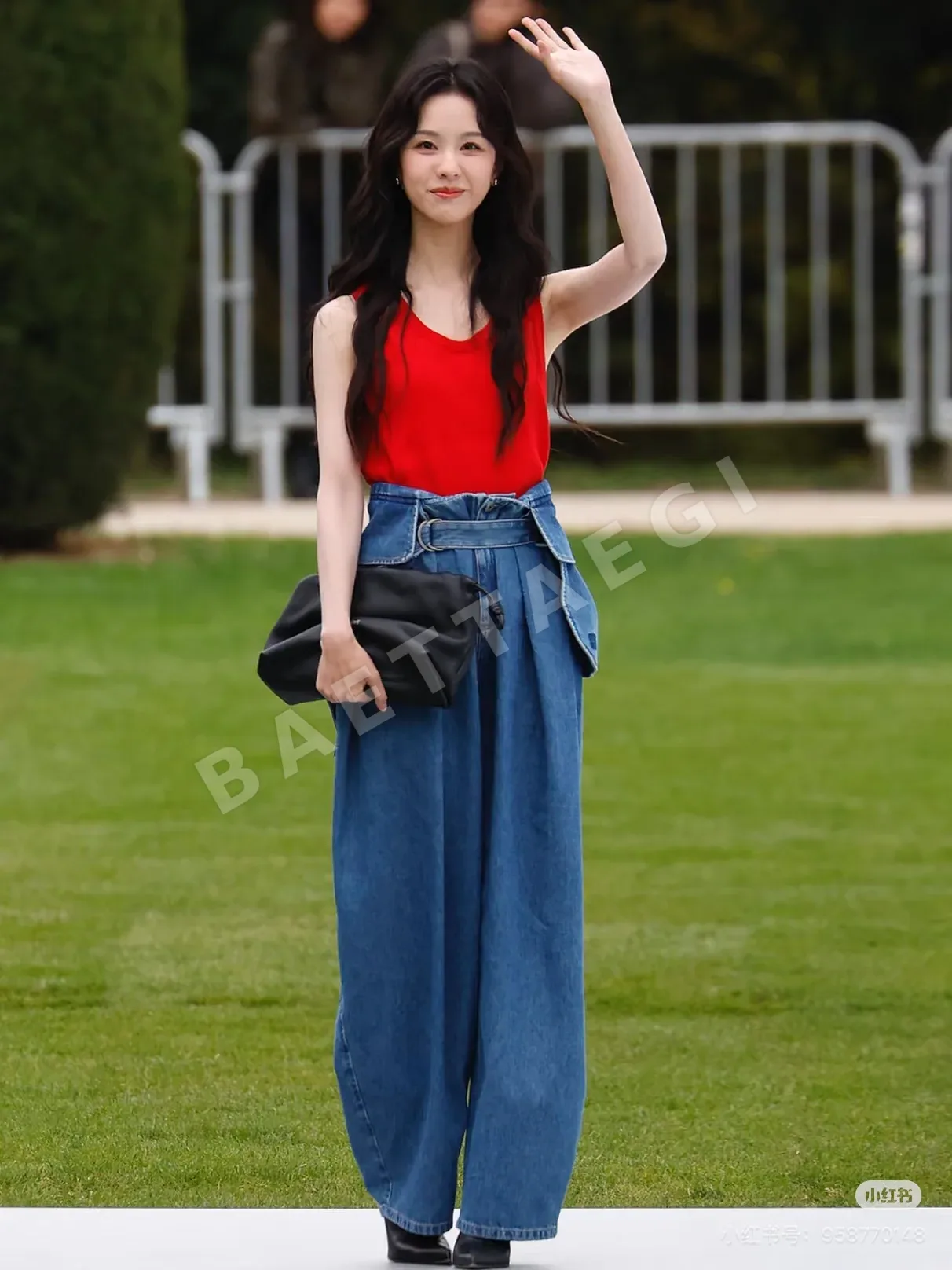 로에베 진한 블루 데님 와이드 핏 바지 상세 이미지 2
