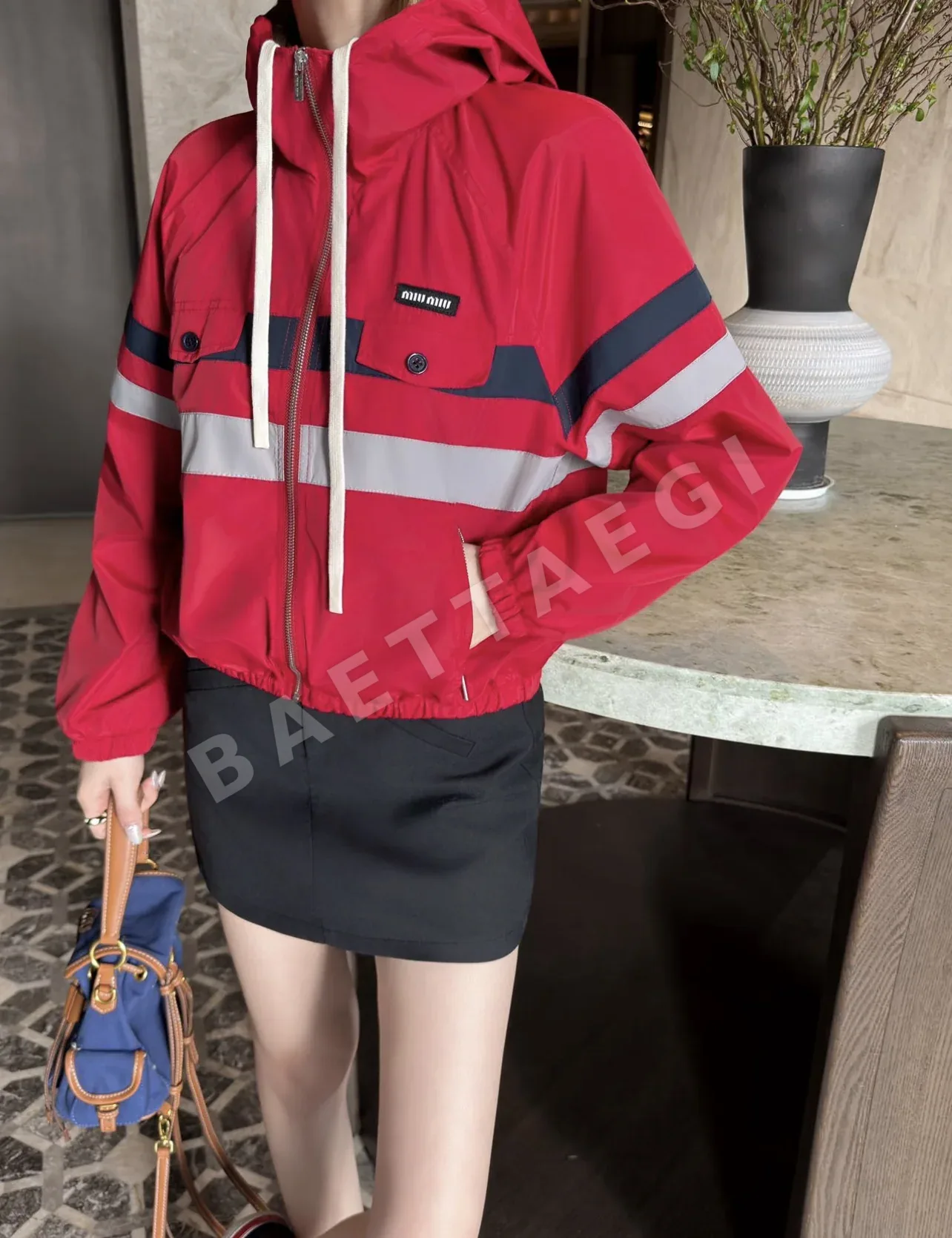 미우미우 컬러 블록 크롭 후드 자켓 상세 이미지 4