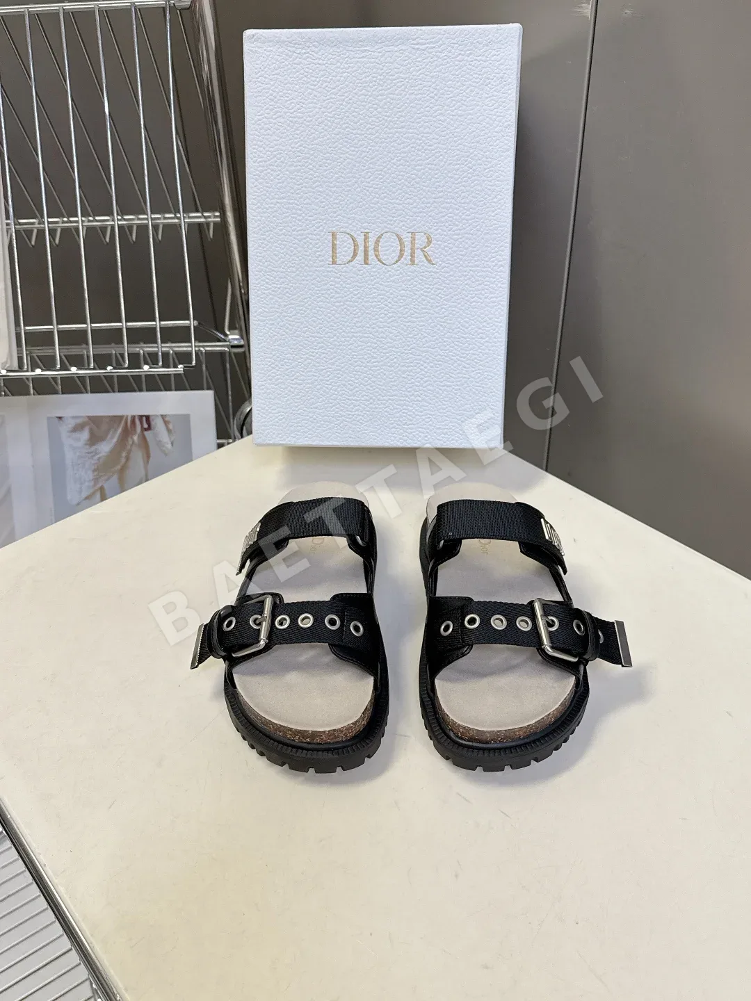 디올 더블 버클 플랫폼 샌들 98412