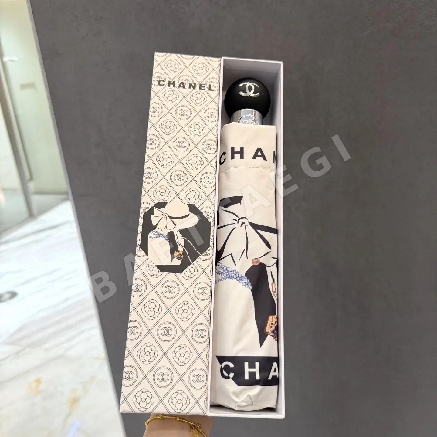 샤넬 자동 접이식 우산 85280