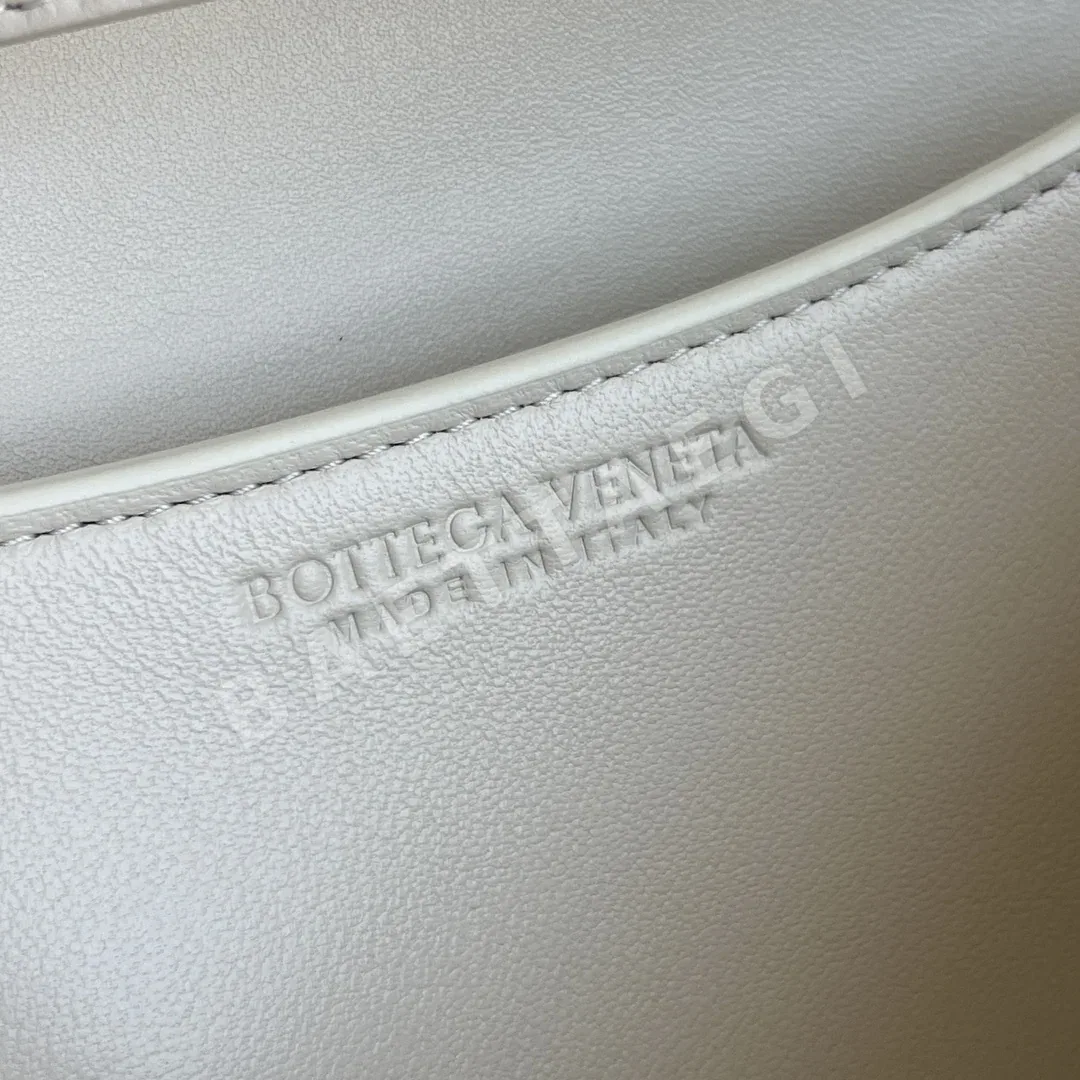 보테가베네타 뉴 노트 락 크로스바디백 817191 5953 상세 이미지 8