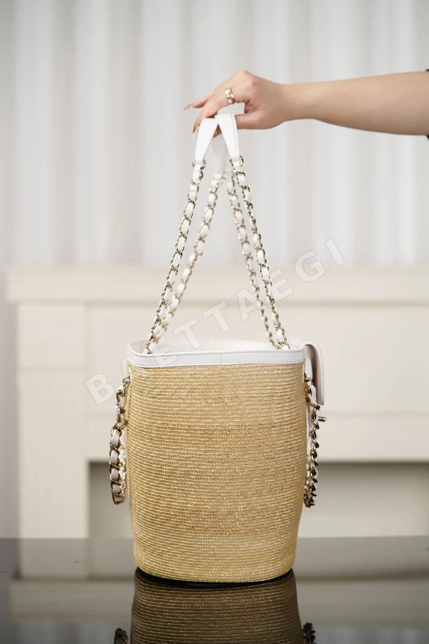 샤넬 라지 화이트 라피아 가방 26 C 상세 이미지 7