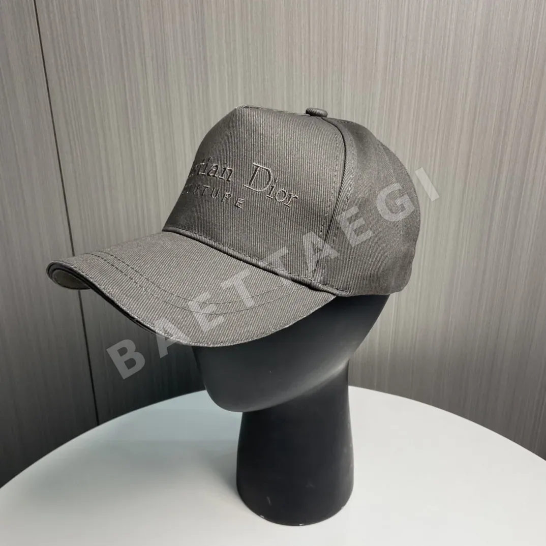 디올 자수 베이스볼 캡 133704